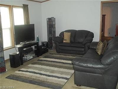 5th image of 397 Far Hill Dr