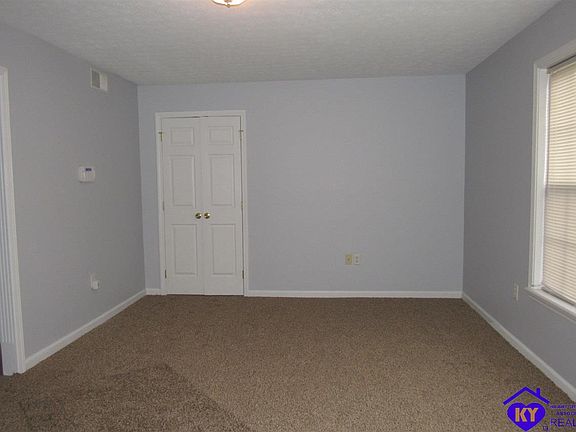 3rd image of 102 Hurstfield Dr
