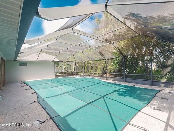 3rd image of 168 WELLINGTON Drive