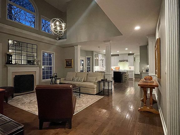 4th image of 649 Polo Woods Dr