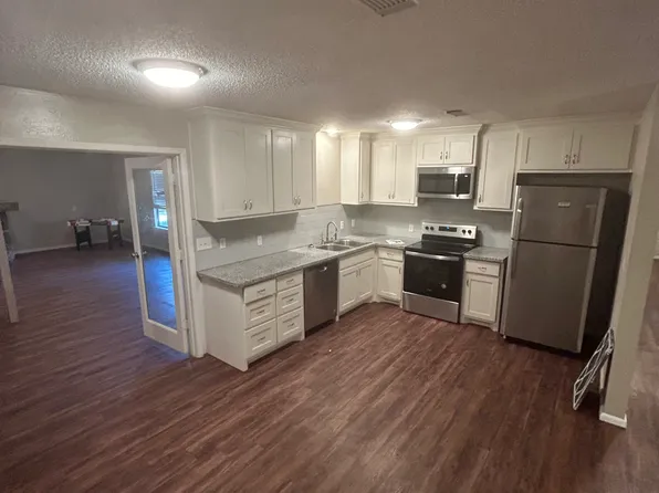 4814 8th St, Lubbock, TX 79416