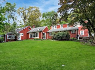 461 Berry Hill Rd, Oyster Bay Cove, NY 11791