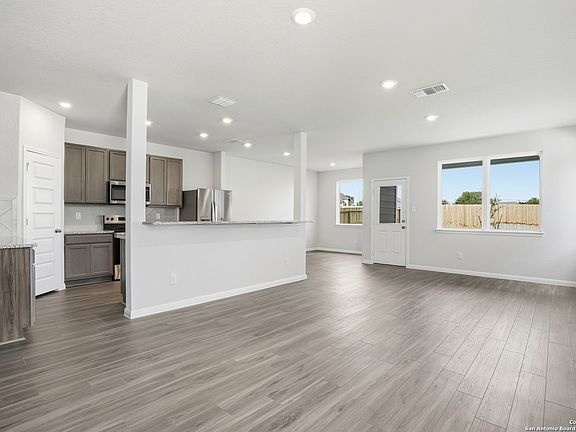 2nd image of 10119 Carnelian Cove