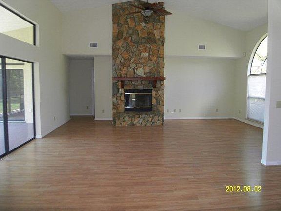2nd image of 230 SW Chandler Ter