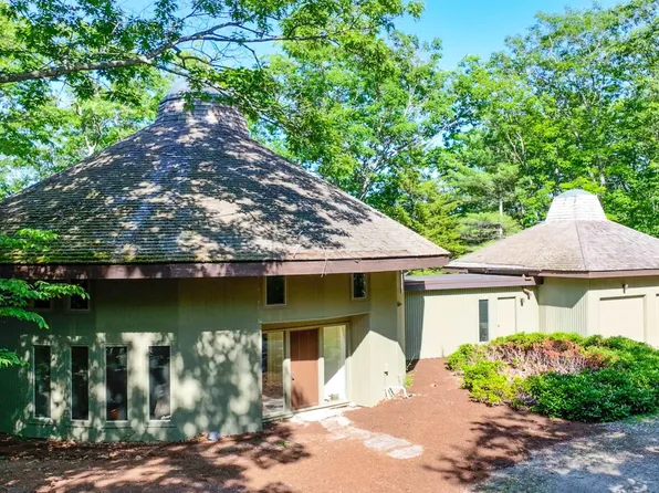 73 Oakledge Road, Sunapee, NH 03782