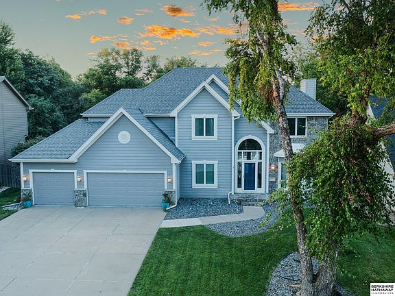 4th image of 14014 Hillsborough Dr