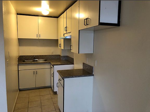 3rd image of 3175 Estara Ave #5