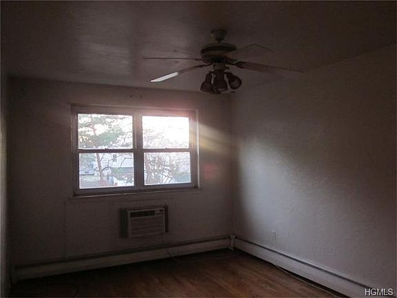 3rd image of 816 Bartholdi St
