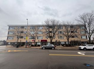 5107 Washington St #29-R, Downers Grove, IL 60515