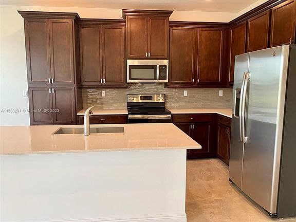 5th image of 4305 Marina Way