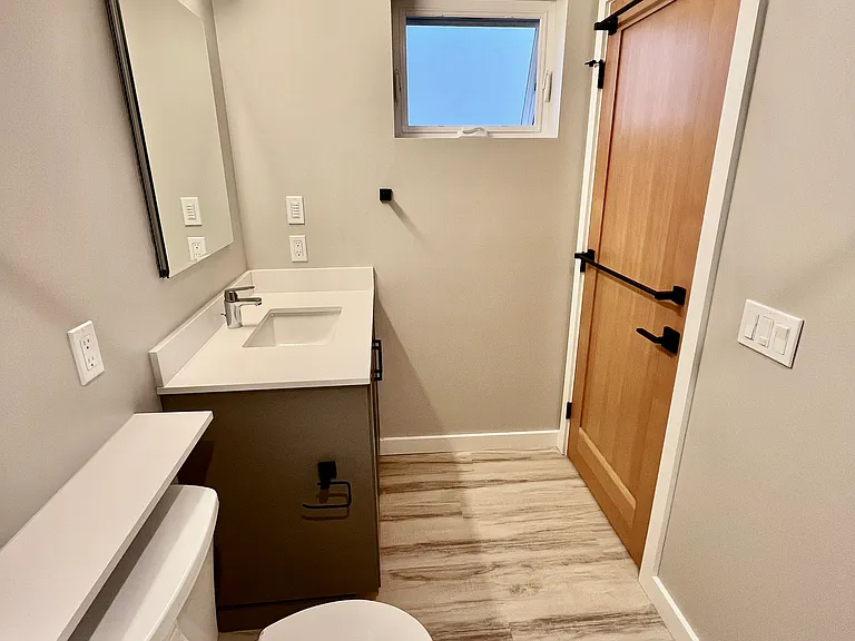 4649 Santa Monica Ave — Photo 14