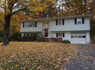 26 Prescott St, Essex Jct, VT 05452