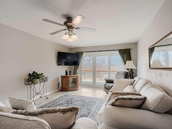 5th image of 149 Riverview Dr APT 13