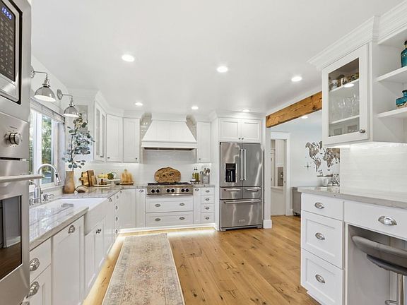 5th image of 1044 Audrey Ave