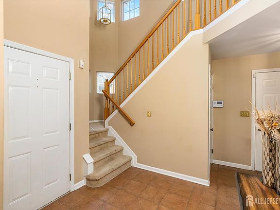 5th image of 25 Cypress Point Ln