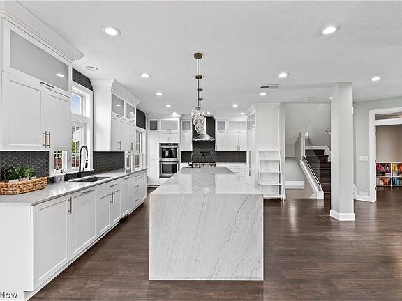 5th image of 5878 New Haven Dr