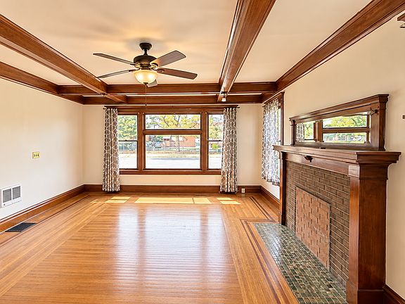 2nd image of 1027 W Maxwell Ave #3