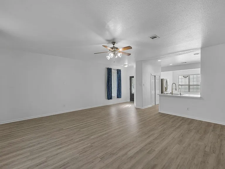 4810 Jarl Ct — Photo 5