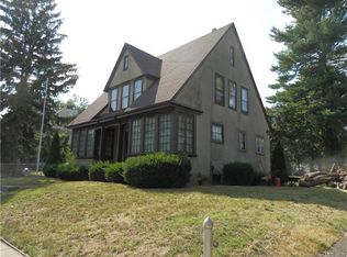 26 E Eaton St, Bridgeport, CT 06604
