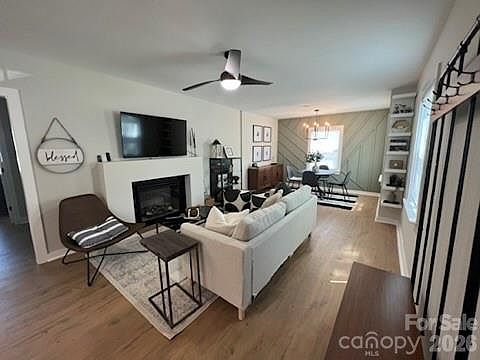 4th image of 2437 Remount Rd