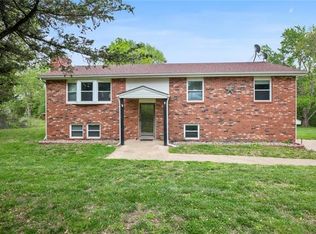 18426 178th St, Tonganoxie, KS 66086