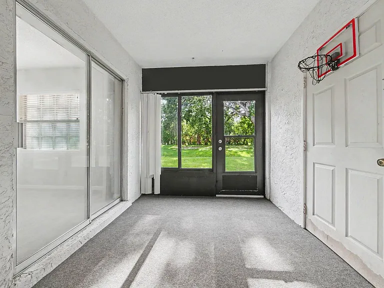 3150 Sir Hamilton Cir #2 — Photo 14