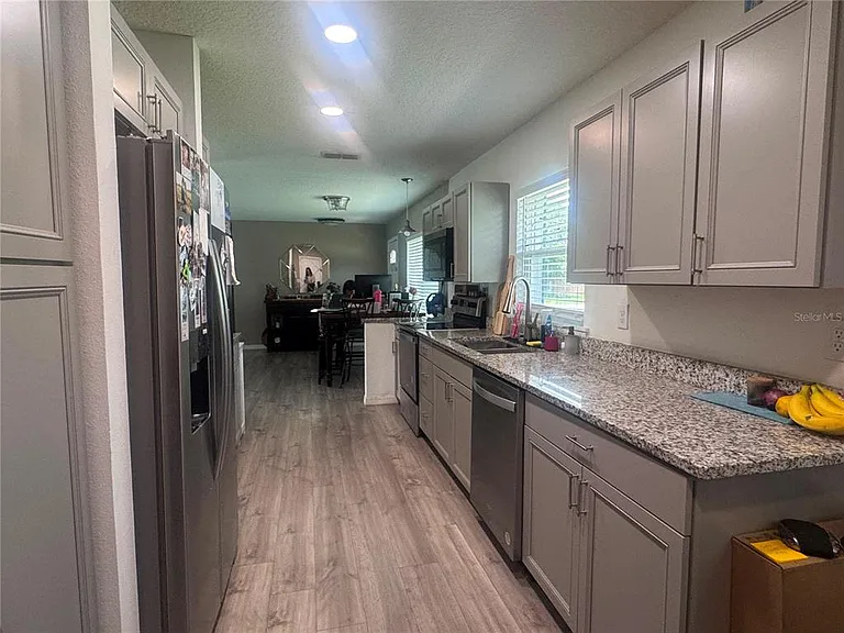 1700 S Oleander Ave — Photo 13