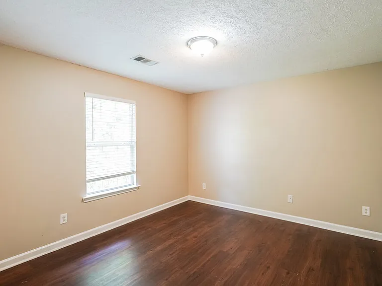 131 E Braxton Ln — Photo 15