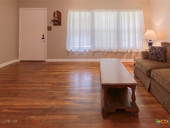 4th image of 2001 E Rosebud Ave
