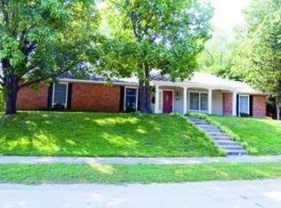 909 Lynnwood Ct, Columbia, MO 65203