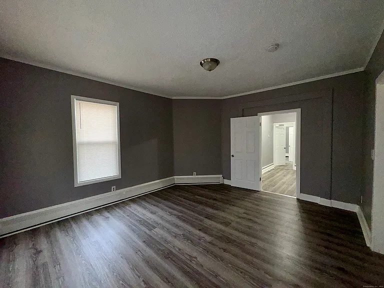 1102 E Main St #1 — Photo 11