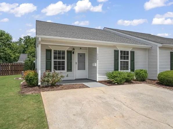 1736 Summerwoods Ln, Griffin, GA 30224