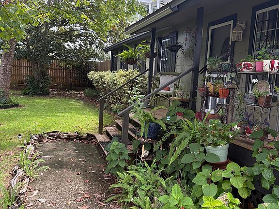 3rd image of 335 Acacia St