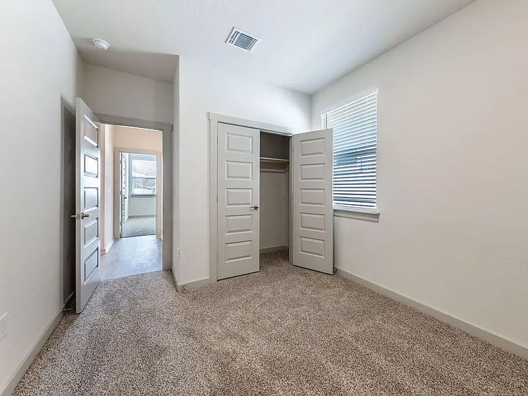 2416 Tucker Ln — Photo 20