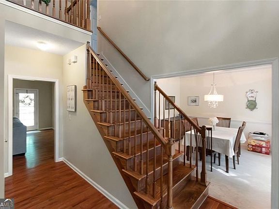 4th image of 736 Ellison Rd
