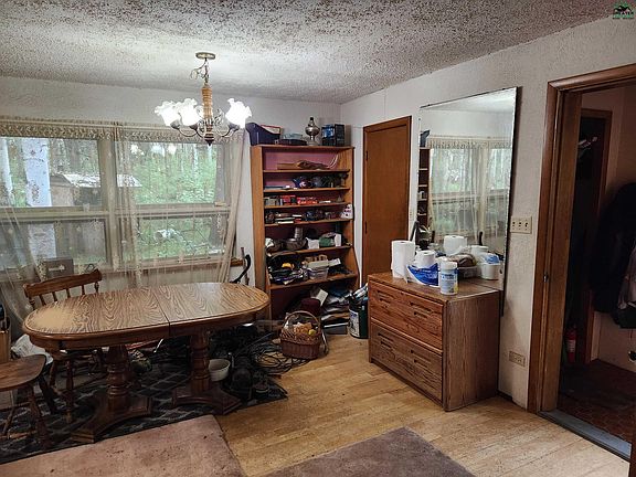 4th image of 1051 Eastwood Ln