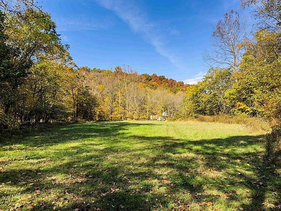 2nd image of 2476 Round Hill Rd