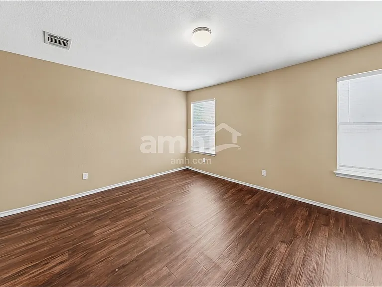 279 Quarter Ave — Photo 9
