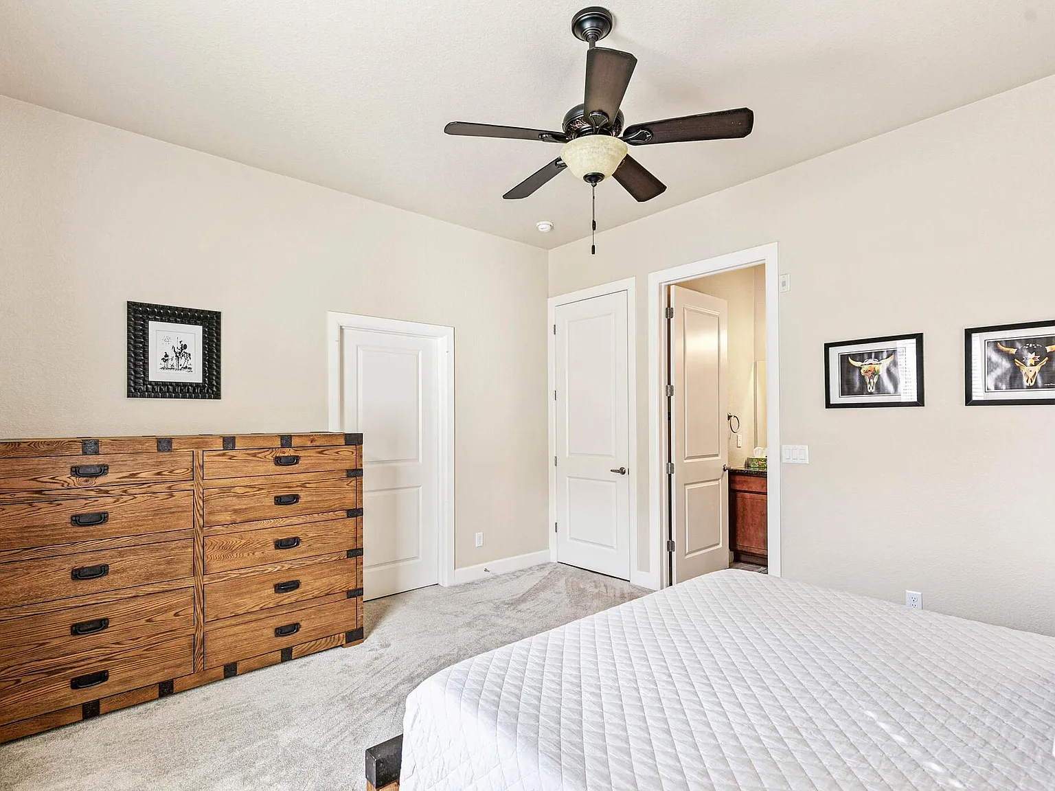 305 Inverness Way S — Photo 4