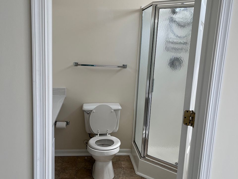 bathroom in second bedroom
