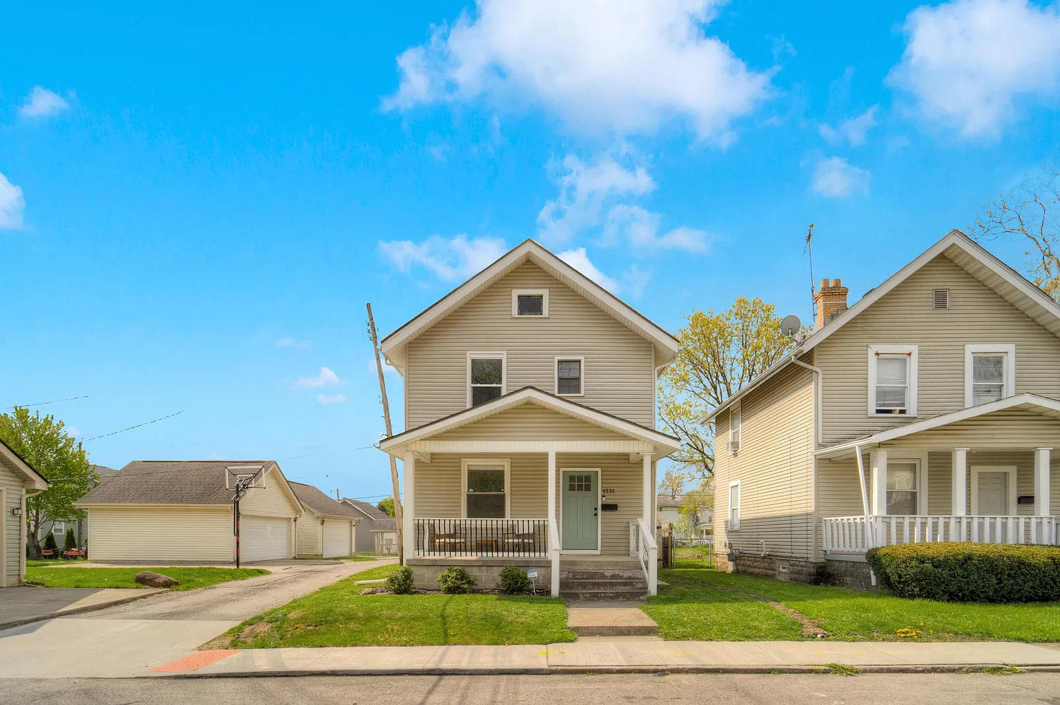 1531 Rosethorne Ave photo 1