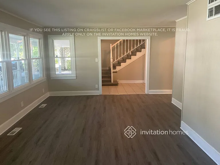 1303 W 59th St — Photo 6