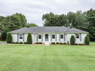 332 Boxwood Dr, Paducah, KY 42001