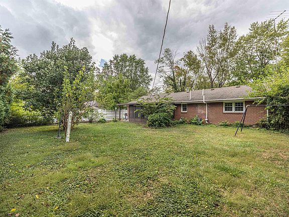 3rd image of 5100 S Breezewood Dr