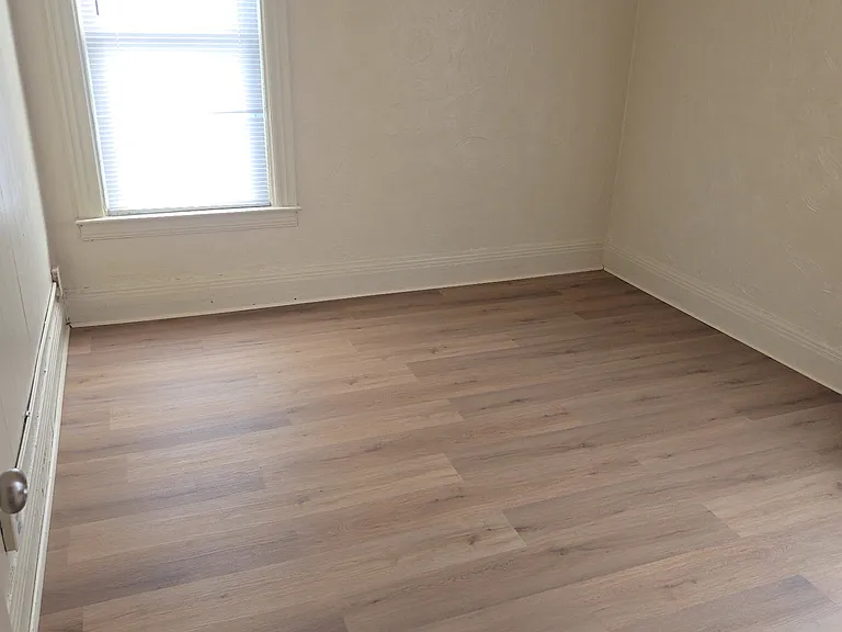 524 Jefferson Ave #6 — Photo 6