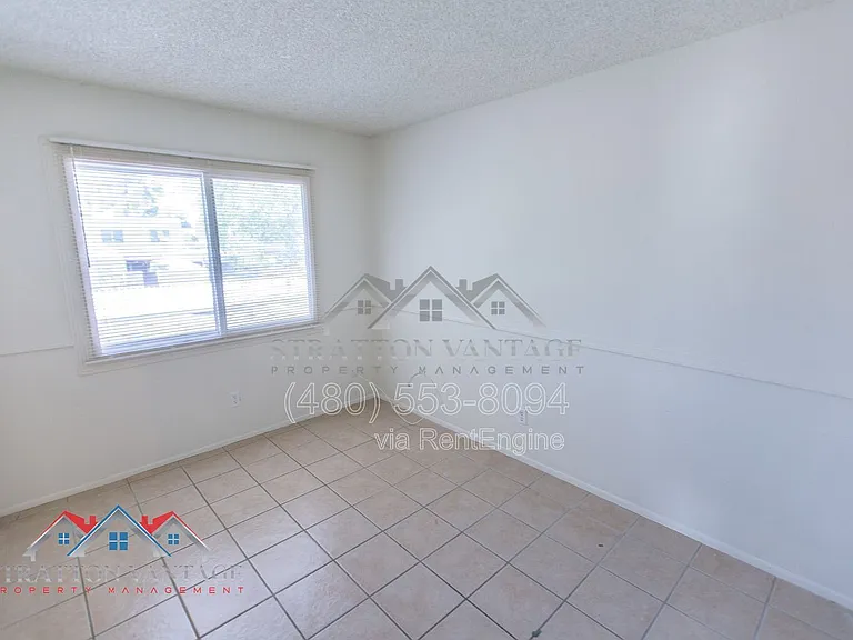 4107 N 81st St — Photo 17