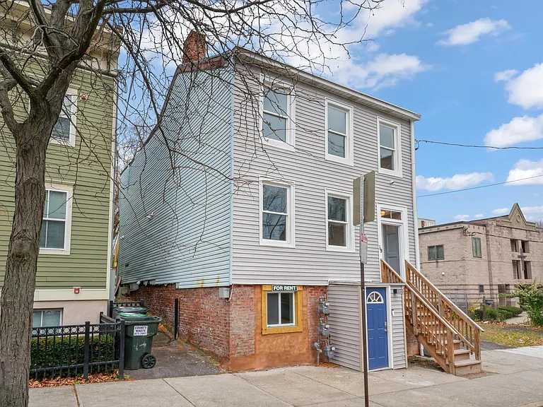 69 2nd St #2 — Photo 34