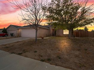 1040 Wedgewood Ave, Rosamond, CA 93560