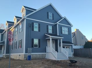 136 Green St #2, Reading, MA 01867