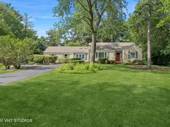 146 Roslyn Rd, Barrington, IL 60010